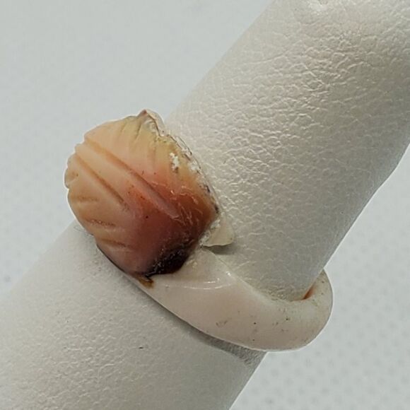 Carved Shell Feather Ring - Picture 3 of 5